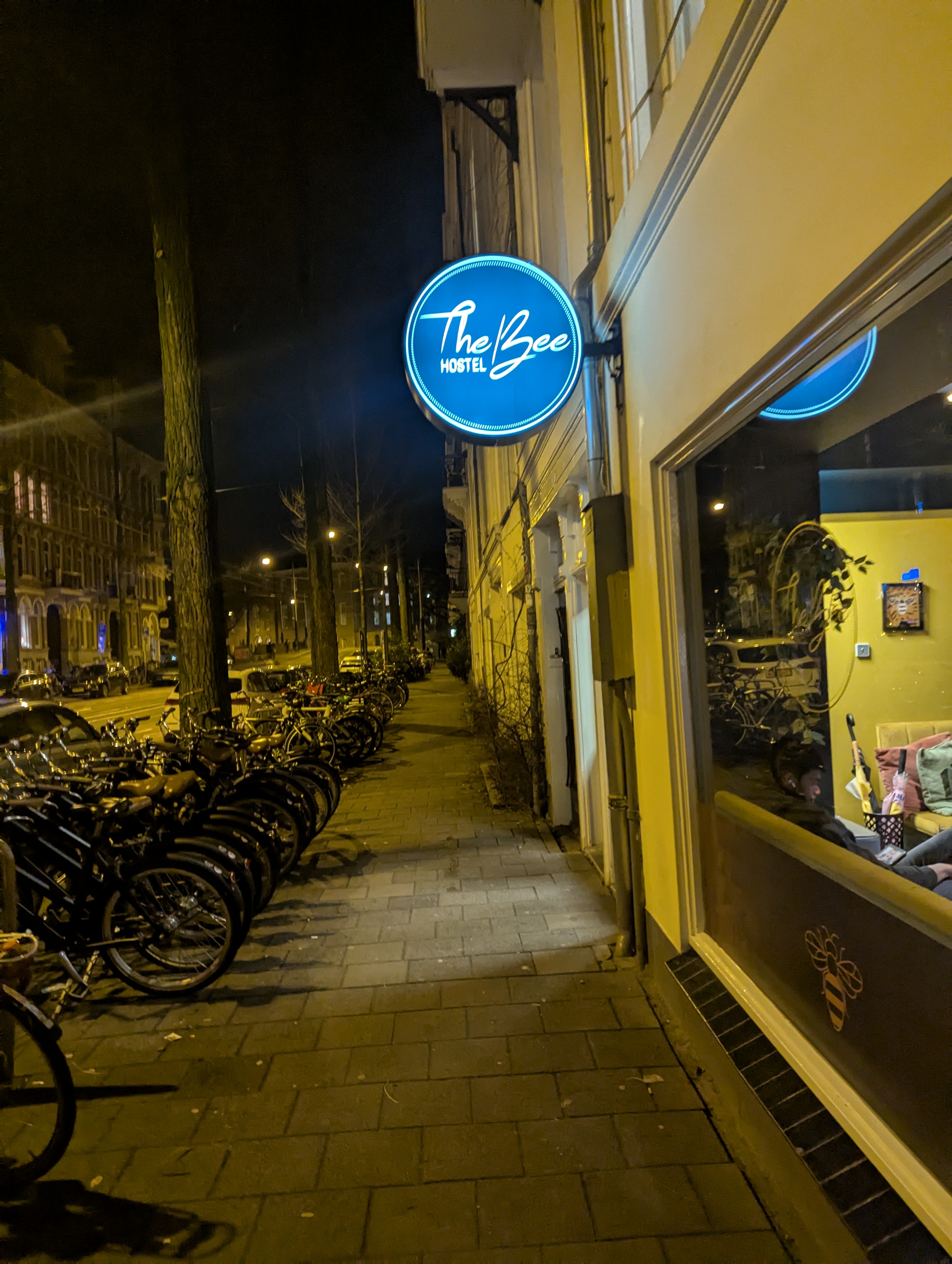 Bee Hostels